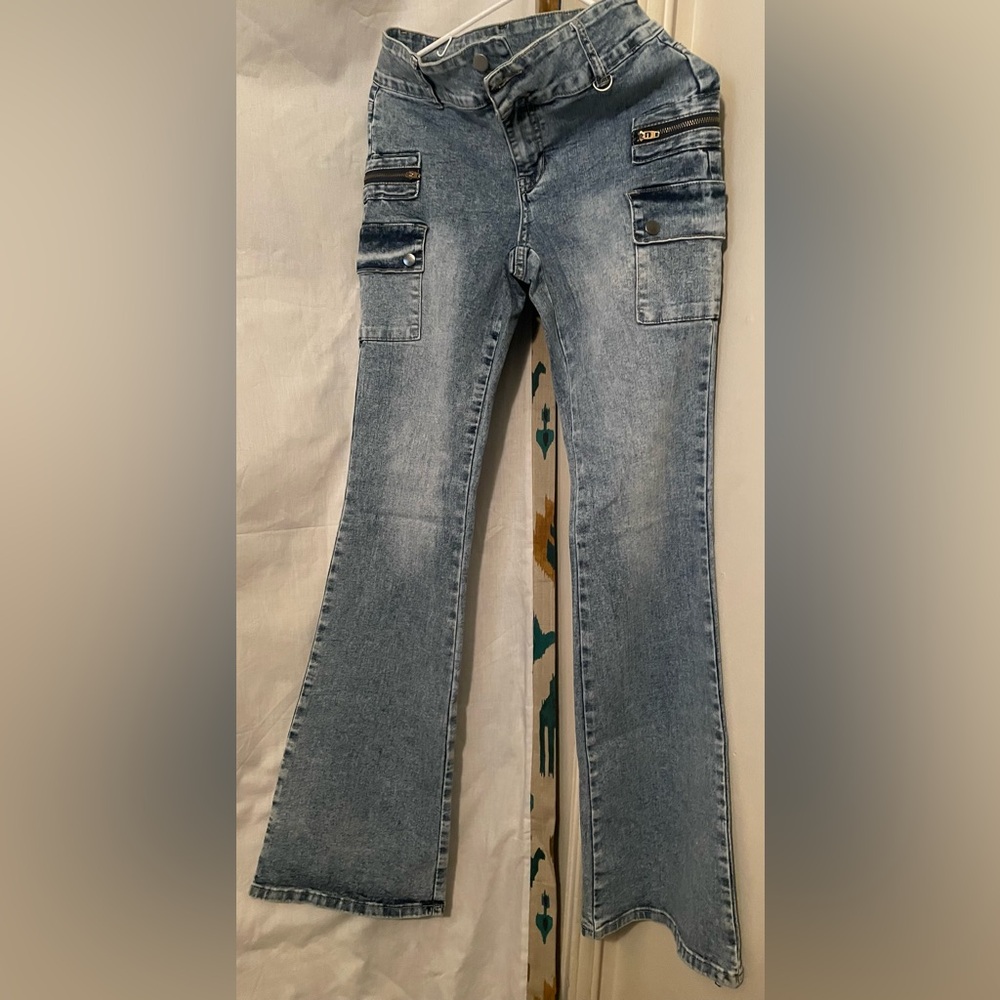 Stylish Women's Flare Cargo Pocket Jeans With Zippers Blue size 5
